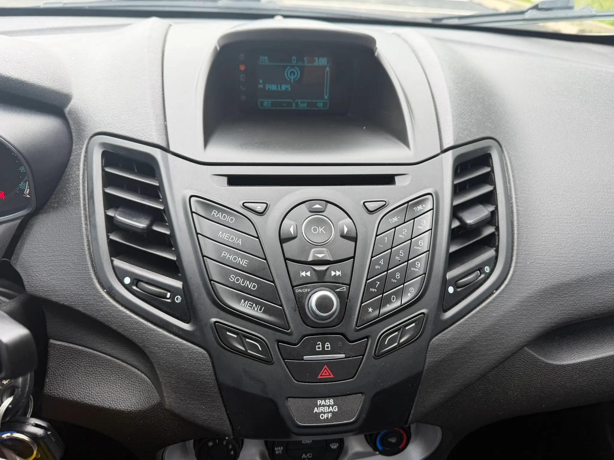 Used 2016 Ford Fiesta SE FWD image 13