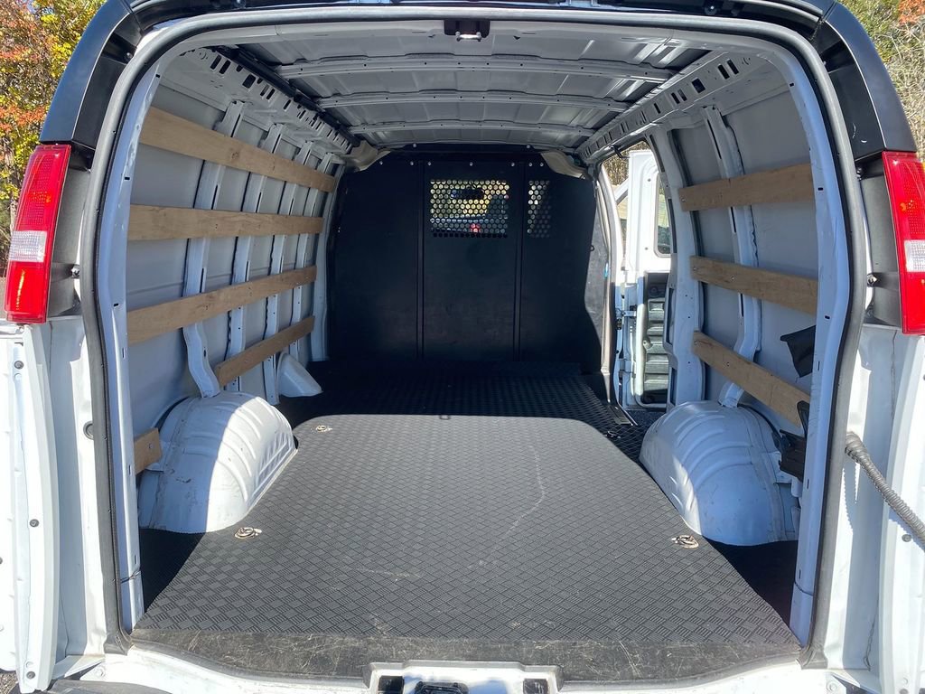 Used 2024 GMC Savana 2500 w/ Driver Convenience Package image 25