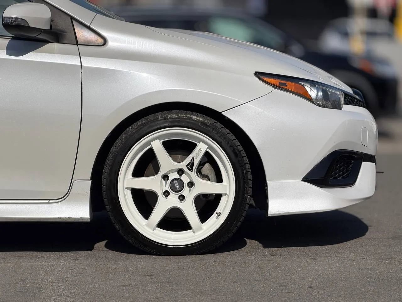 Used 2018 Toyota Corolla iM w/ Carpet Mat Package (TMS) image 17