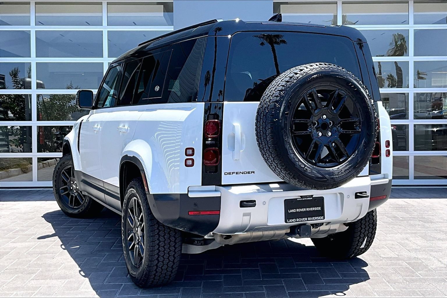 Certified 2024 Land Rover Defender 110 S AWD/4WD image 12