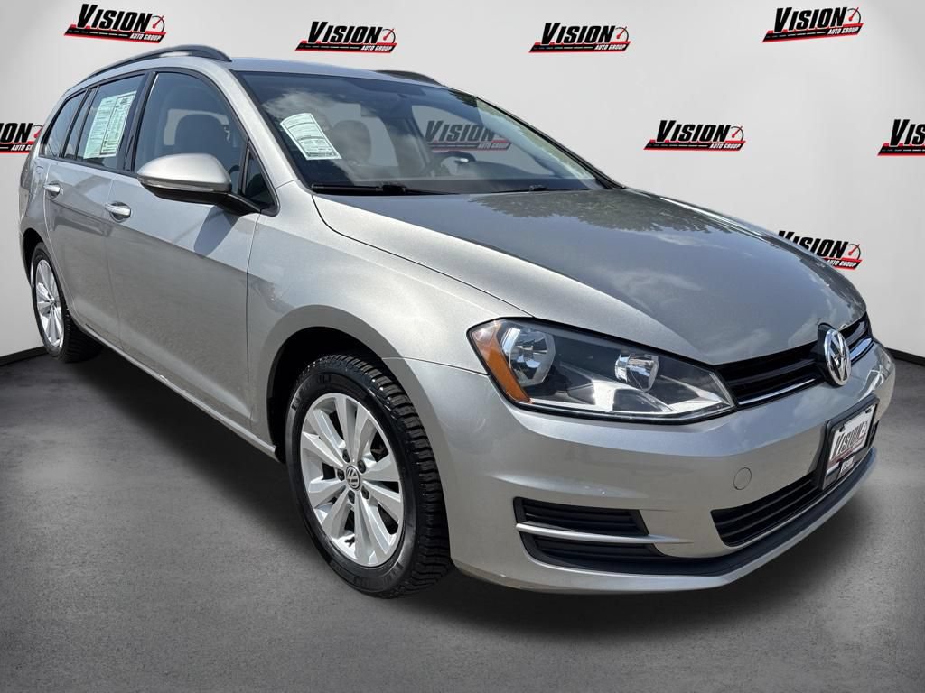 Used 2017 Volkswagen Golf S AWD/4WD image 3