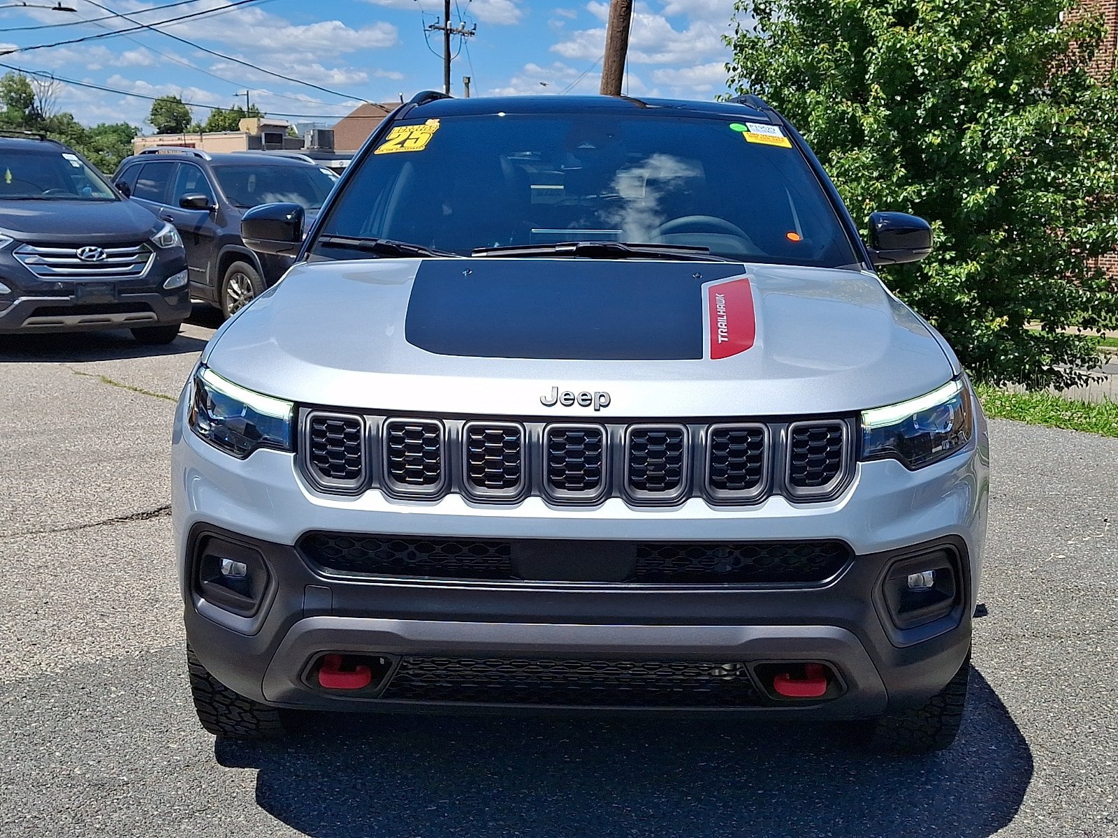 Used 2025 Jeep Compass Trailhawk w/ Trailhawk Elite Group AWD/4WD image 2