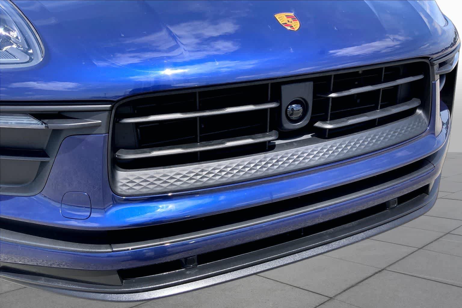 Used 2023 Porsche Macan Turbo AWD/4WD image 43