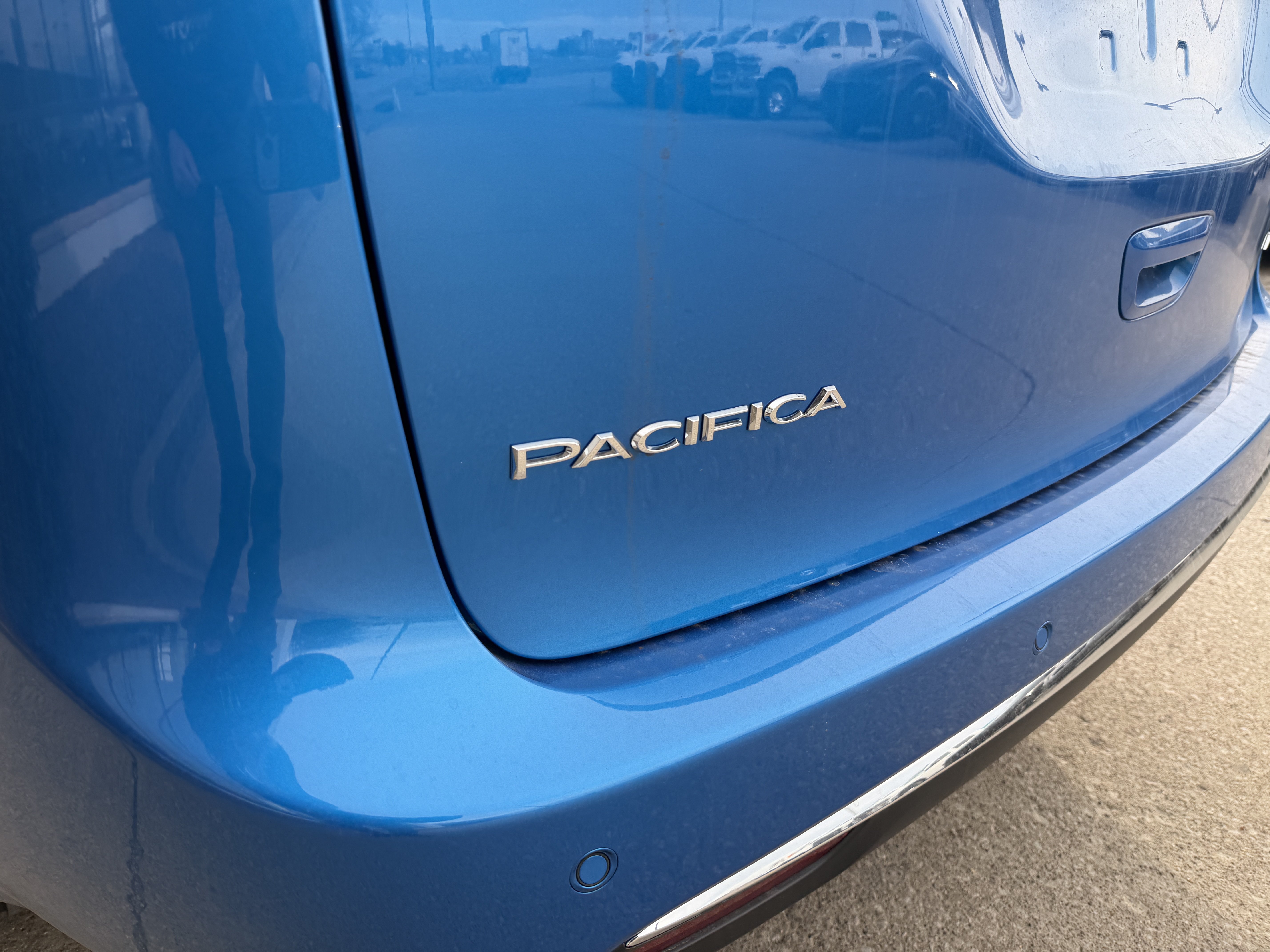 New 2026 Chrysler Pacifica Select AWD/4WD image 9