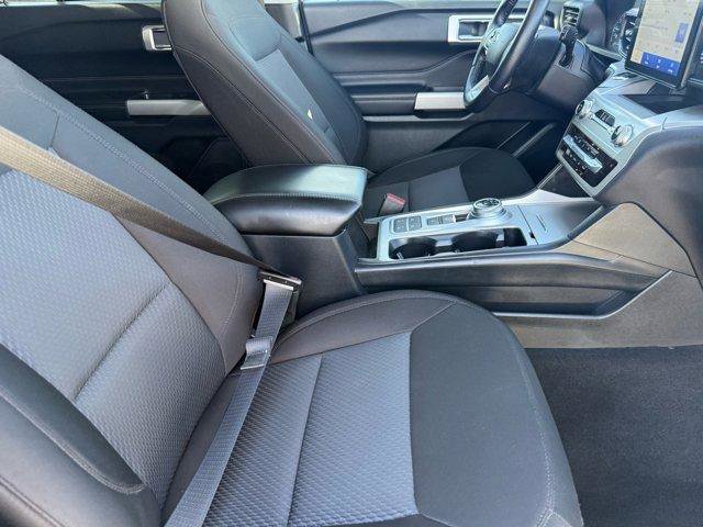 Used 2022 Ford Explorer XLT image 30