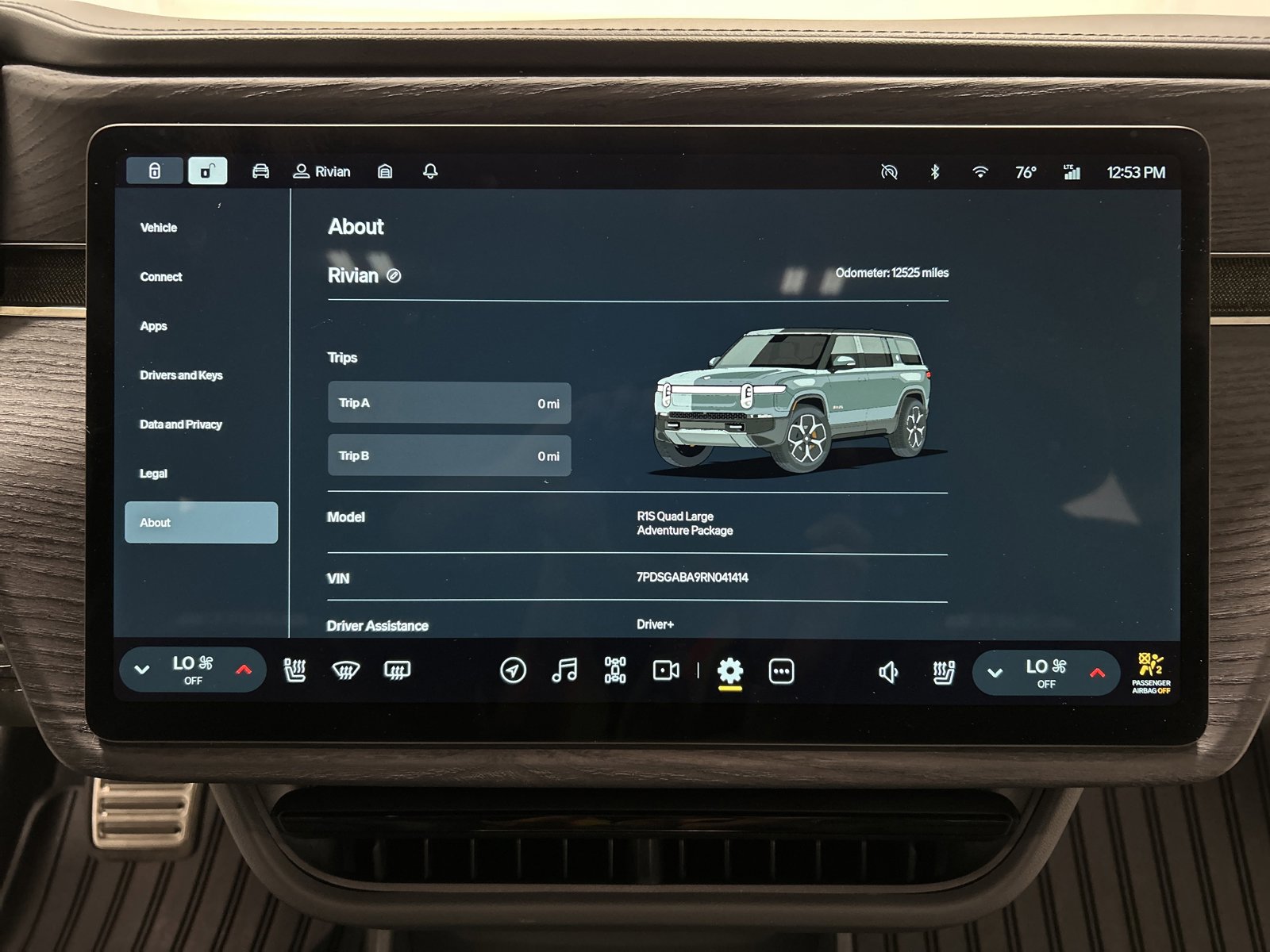 Used 2024 Rivian R1S Adventure image 29