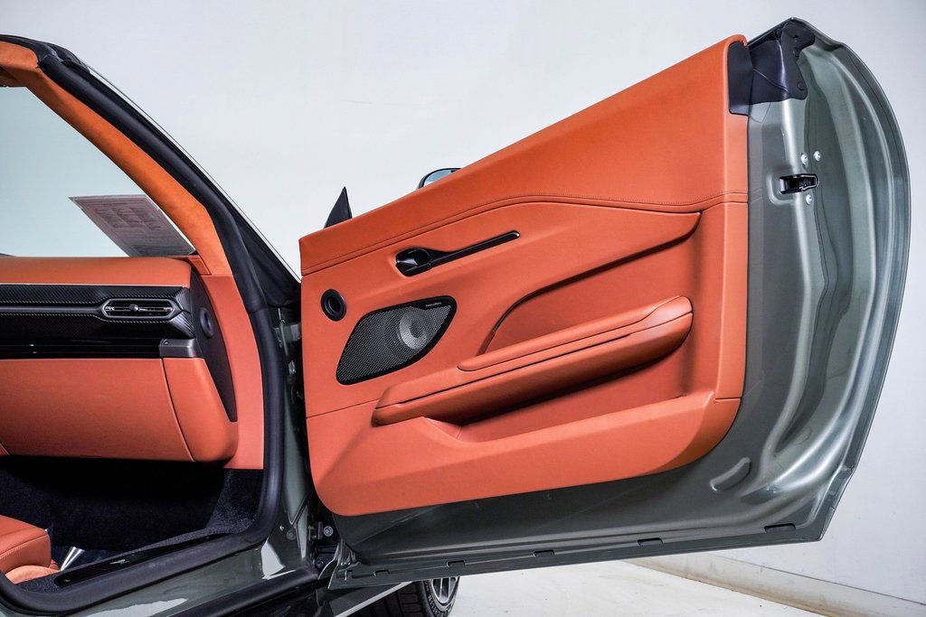 Used 2026 Aston Martin V8 Vantage Roadster image 21