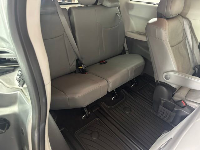 Used 2024 Toyota Sienna Limited AWD/4WD image 17