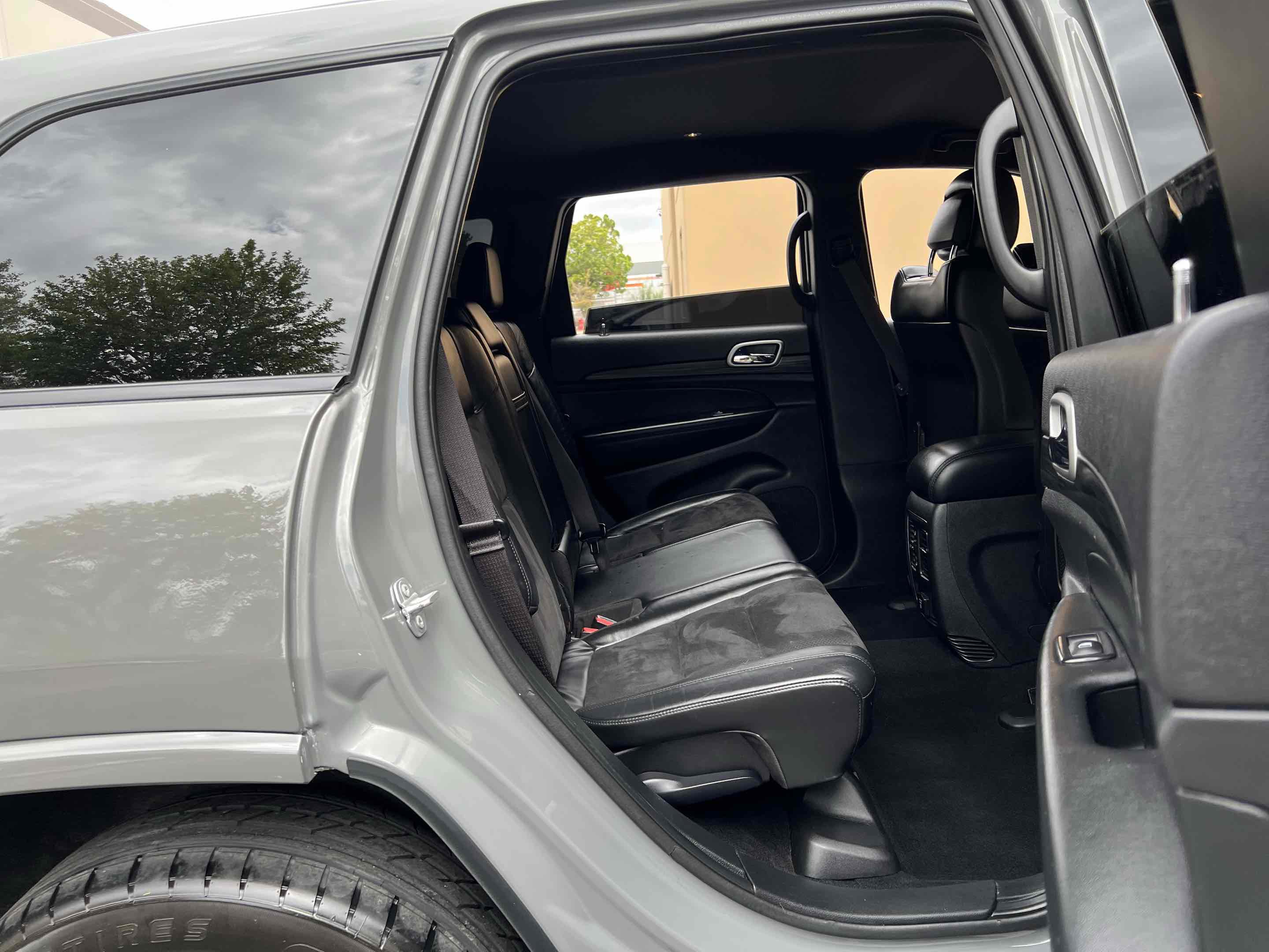 Used 2022 Jeep Grand Cherokee Laredo X RWD image 25
