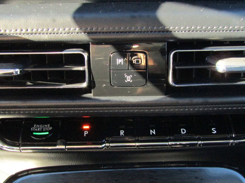 Used 2021 Lincoln Nautilus Reserve w/ Equipment Group 201A image 27