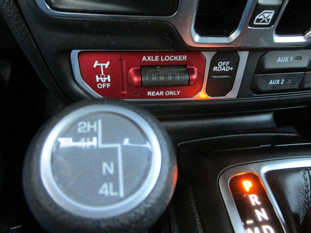 Used 2024 Jeep Gladiator Willys image 39