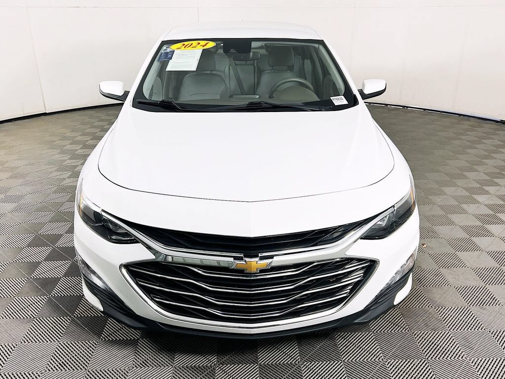 Used 2024 Chevrolet Malibu LT FWD image 2