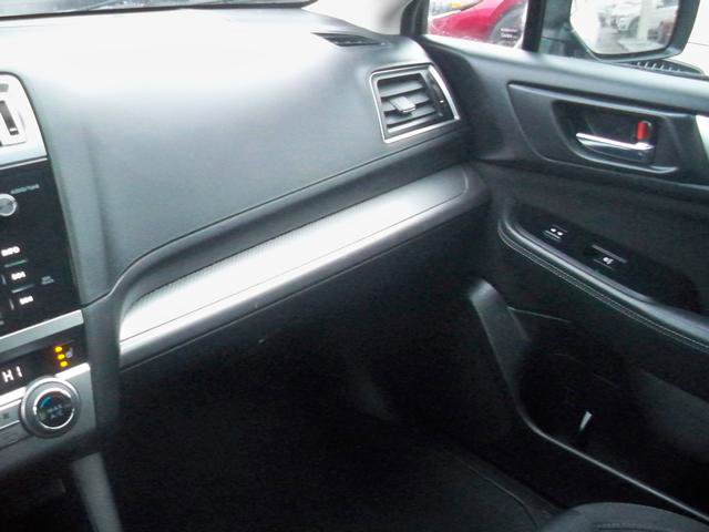 Used 2017 Subaru Legacy 2.5i Premium image 11