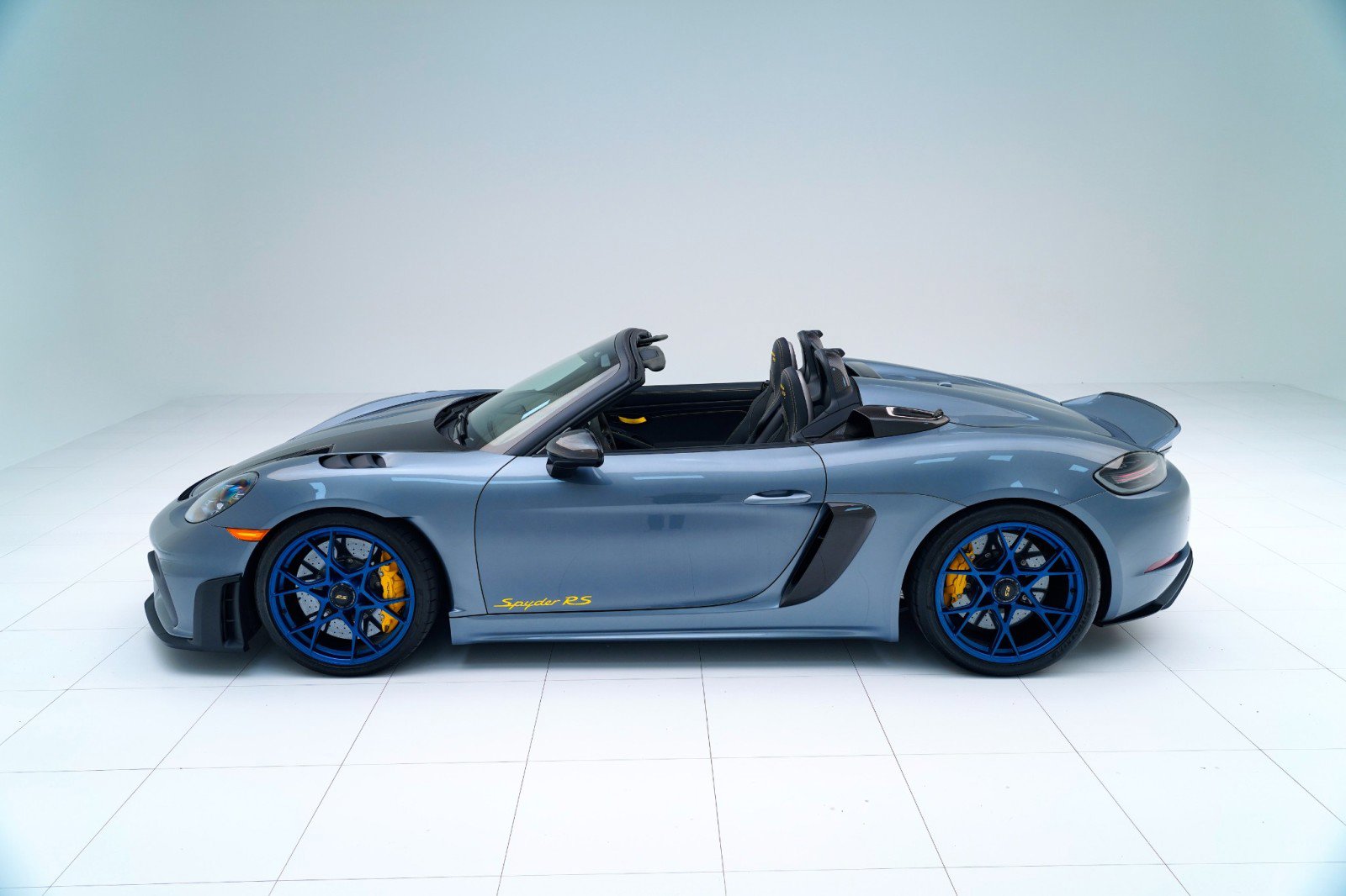 Certified 2025 Porsche 718 Boxster Spyder RS image 2