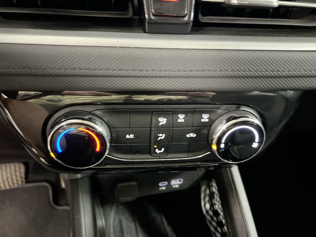 Used 2025 Chevrolet TrailBlazer LT AWD/4WD image 16
