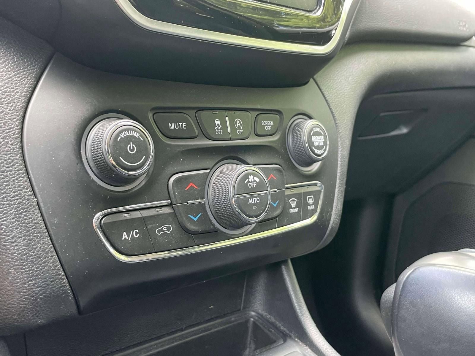Used 2019 Jeep Cherokee Limited AWD/4WD image 29