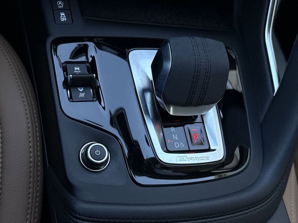 Used 2022 Jaguar E-PACE SE image 22