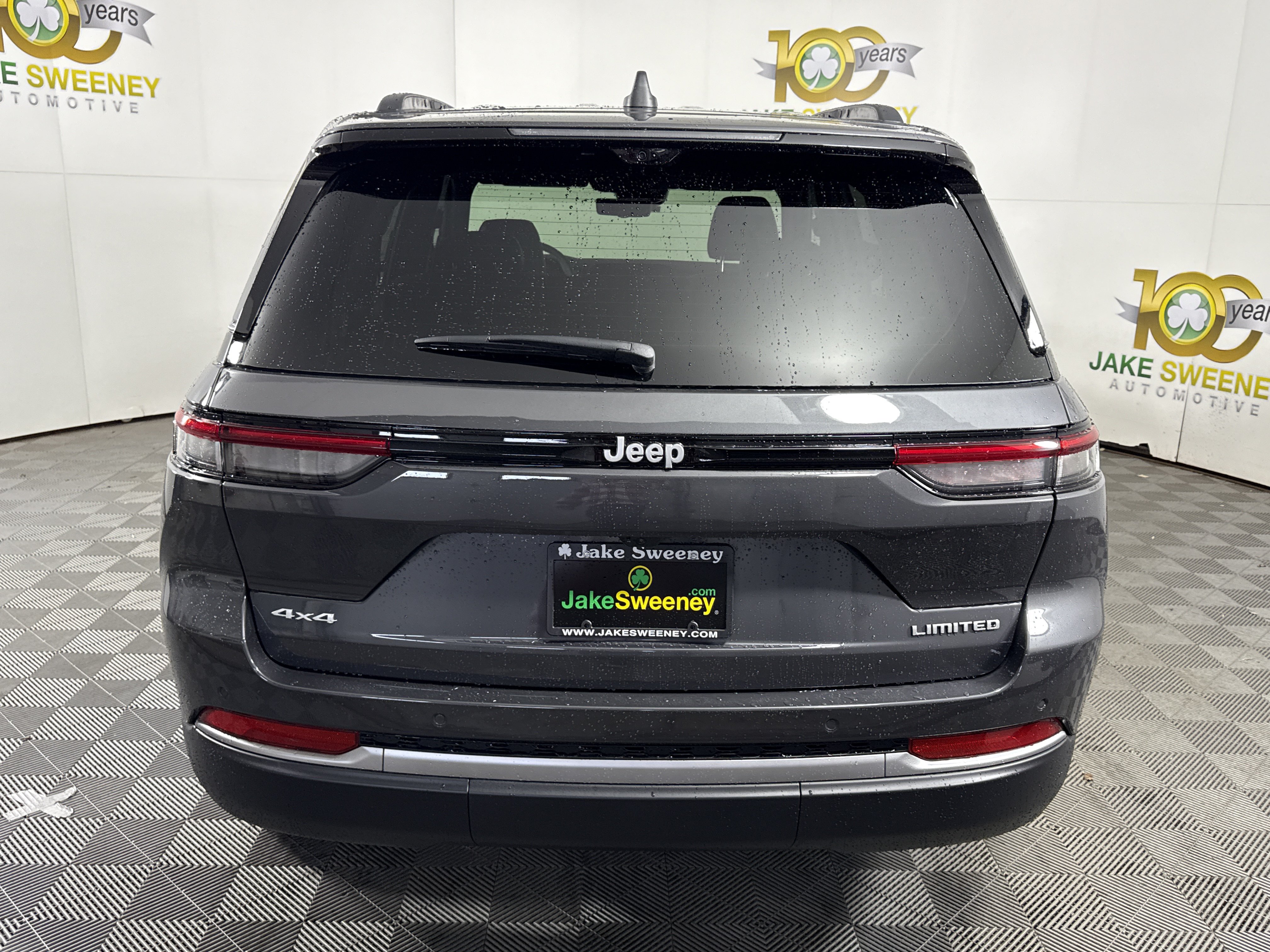 New 2026 Jeep Grand Cherokee Limited w/ Luxury Tech Group II AWD/4WD image 7