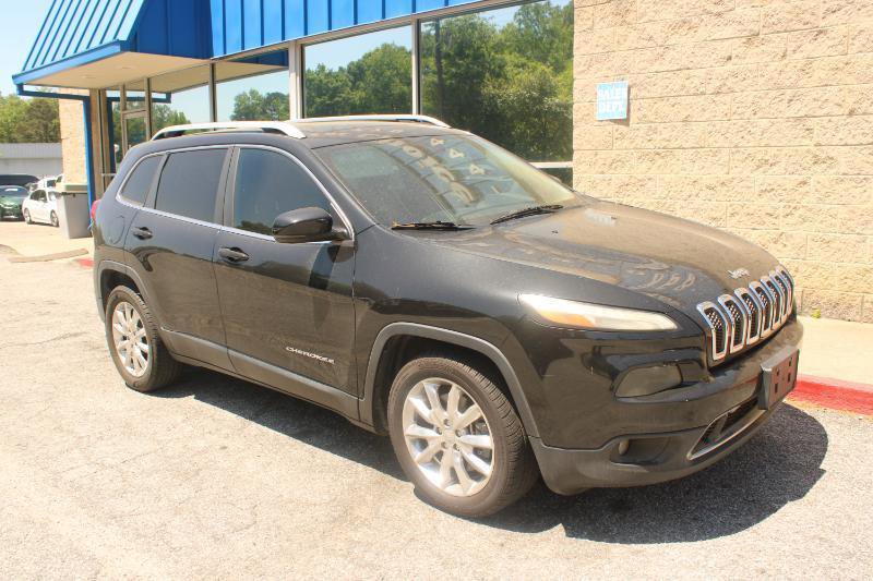 Used 2016 Jeep Cherokee Limited w/ Trailer Tow Group FWD image 3