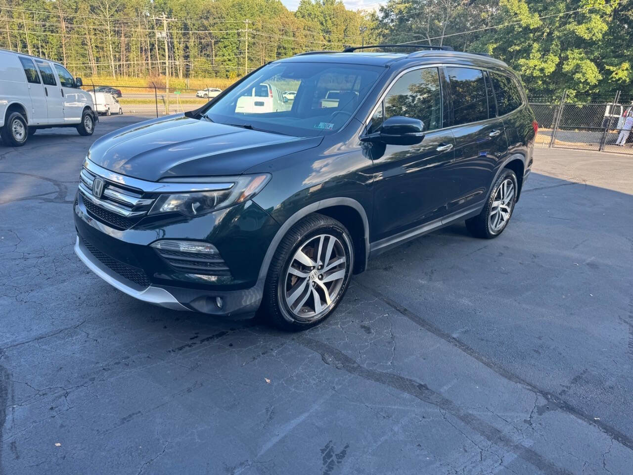 Used 2016 Honda Pilot Touring image 1