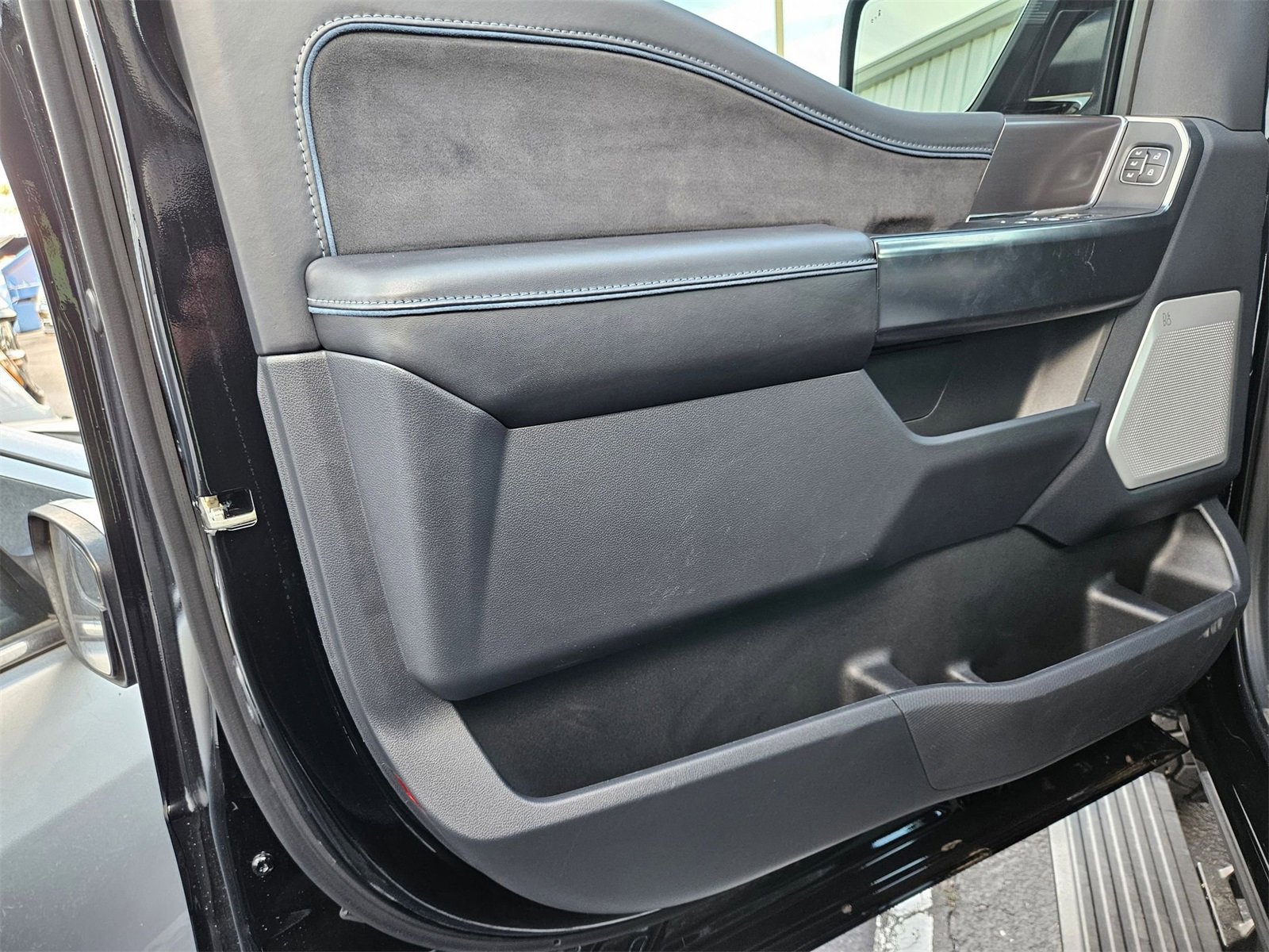 New 2025 Ford F150 Platinum w/ Equipment Group 702A High image 10