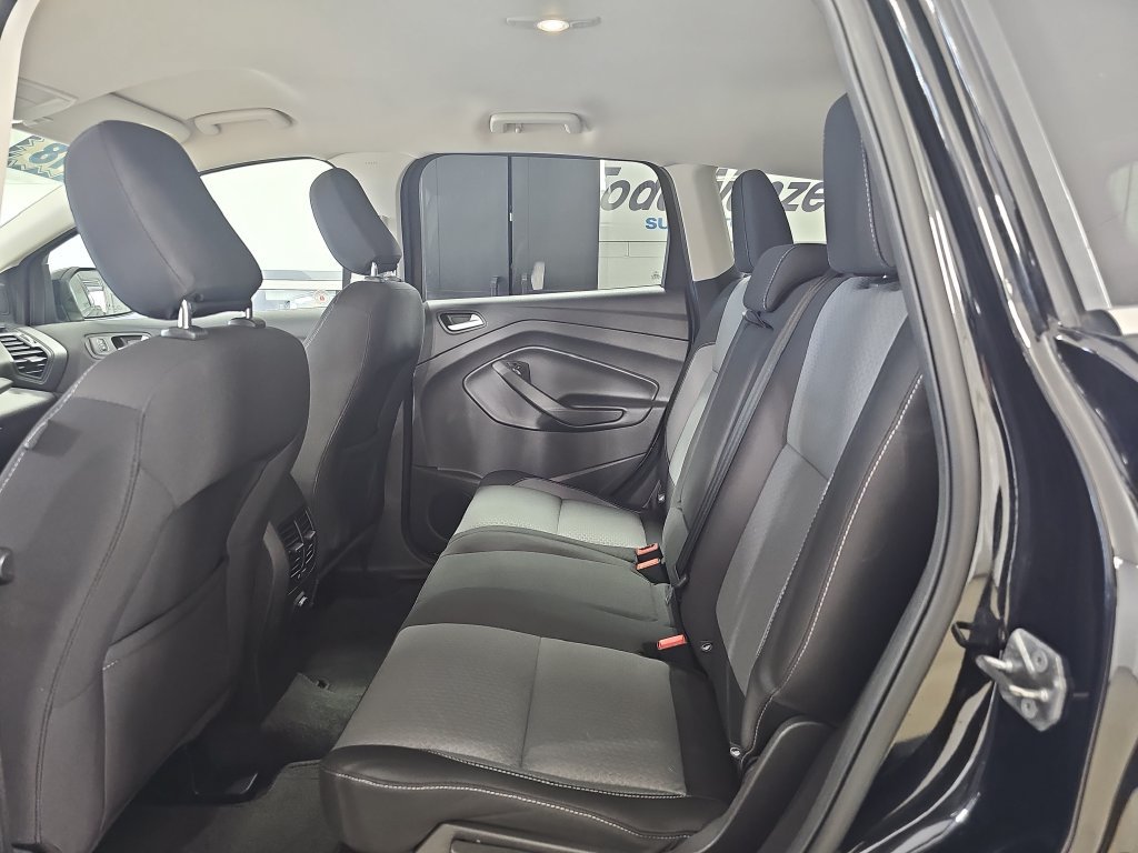 Used 2018 Ford Escape SE FWD image 17