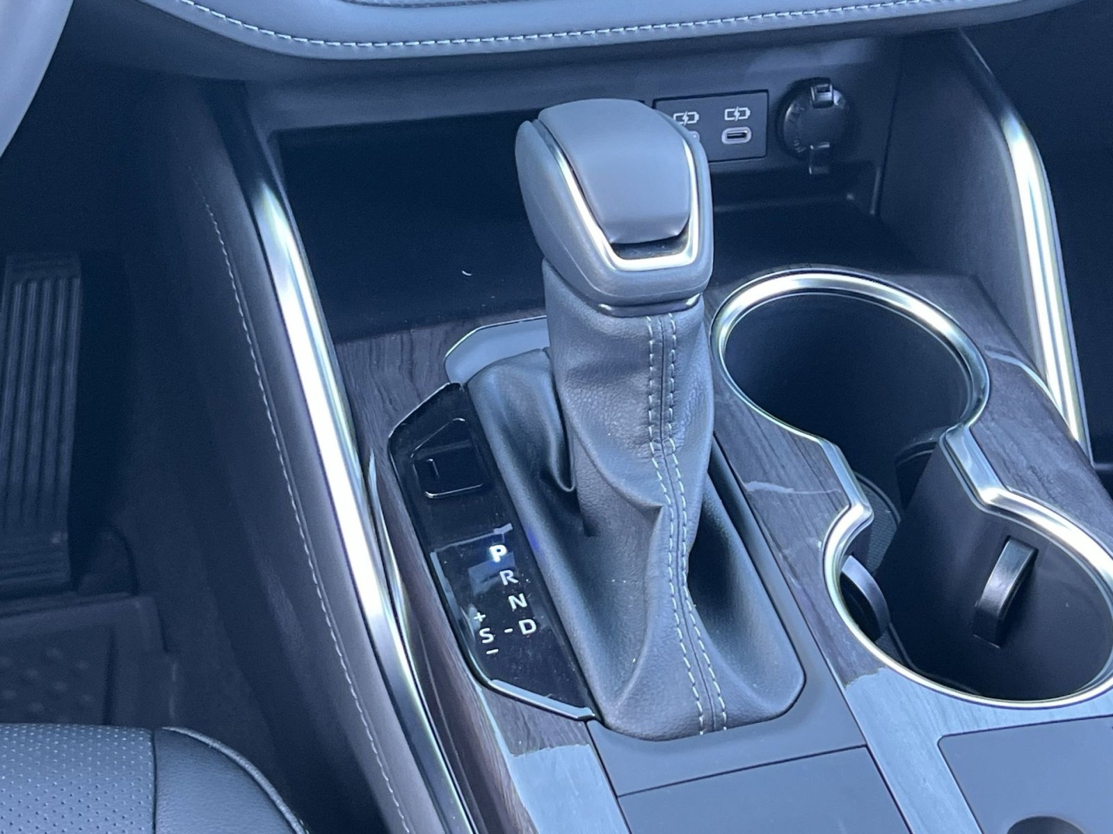 New 2026 Toyota Highlander Platinum image 17