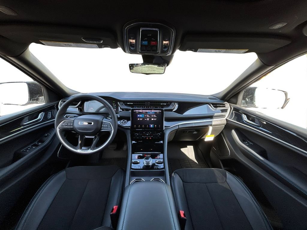 Used 2024 Jeep Grand Cherokee Trailhawk w/ Advanced Protech Group II image 20