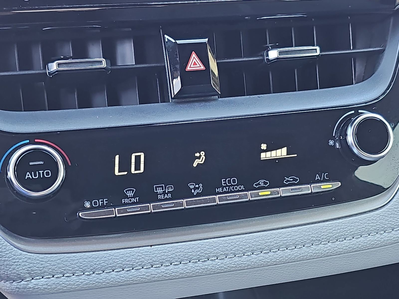 Used 2022 Toyota Corolla SE image 26