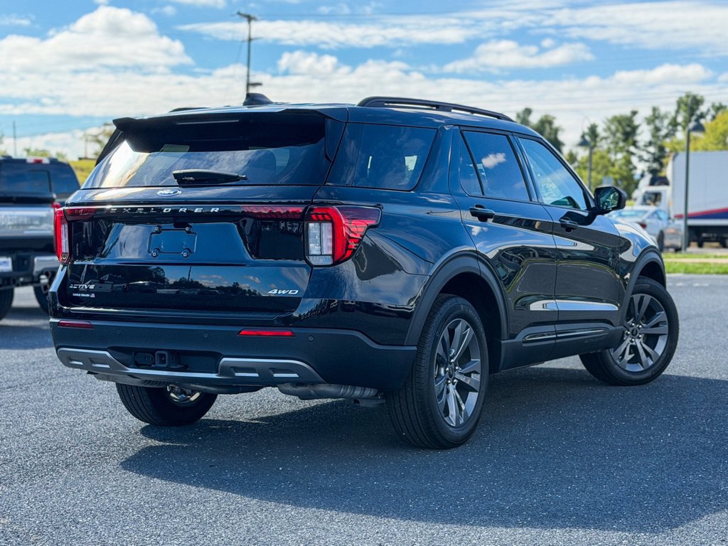 New 2026 Ford Explorer Active w/ Active Comfort Package AWD/4WD image 4