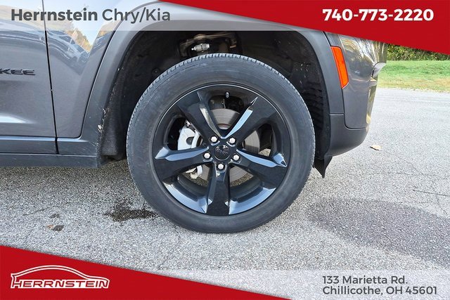Used 2023 Jeep Grand Cherokee Altitude image 29