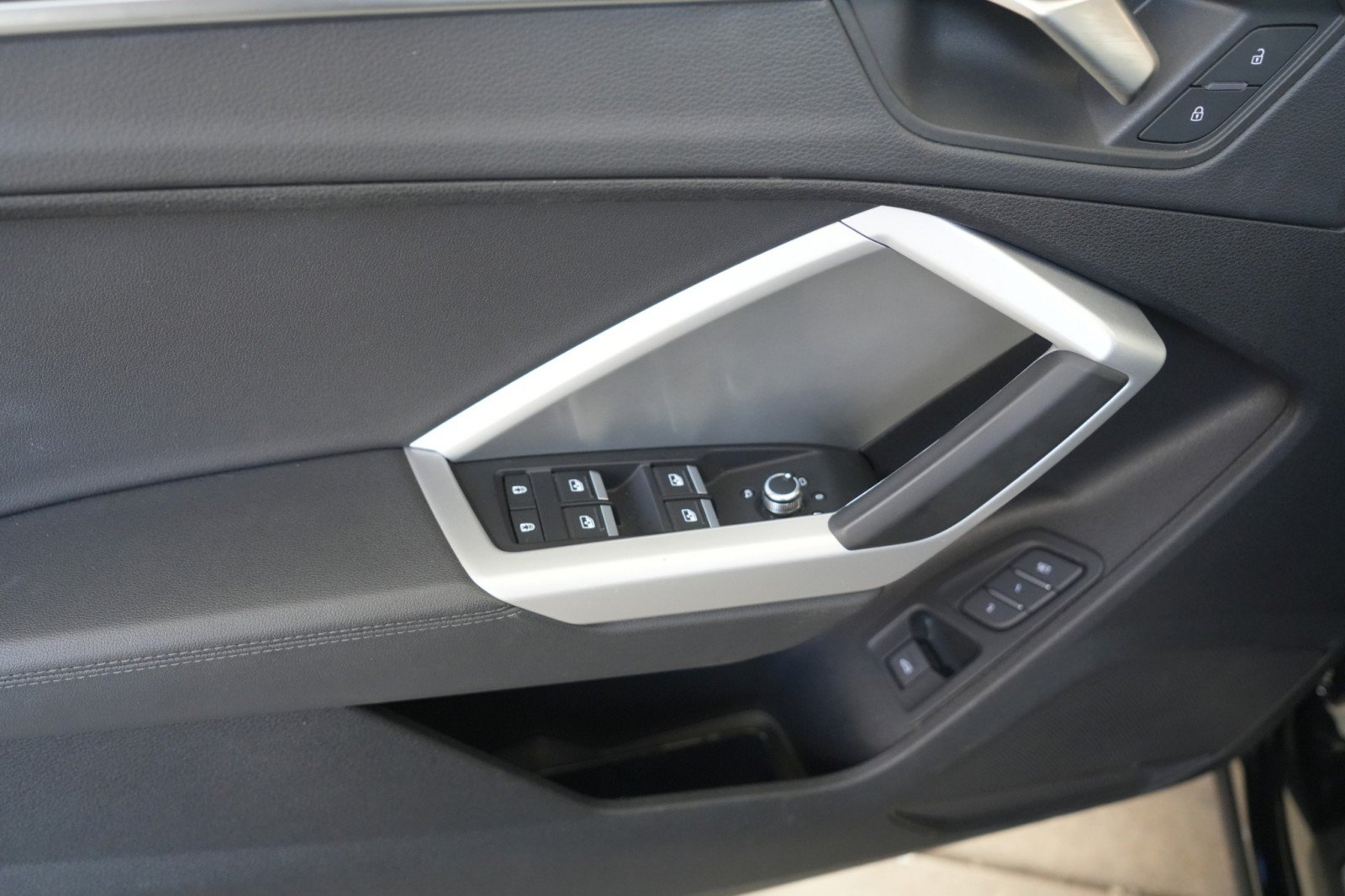 Used 2024 Audi Q3 2.0T Premium AWD/4WD image 24