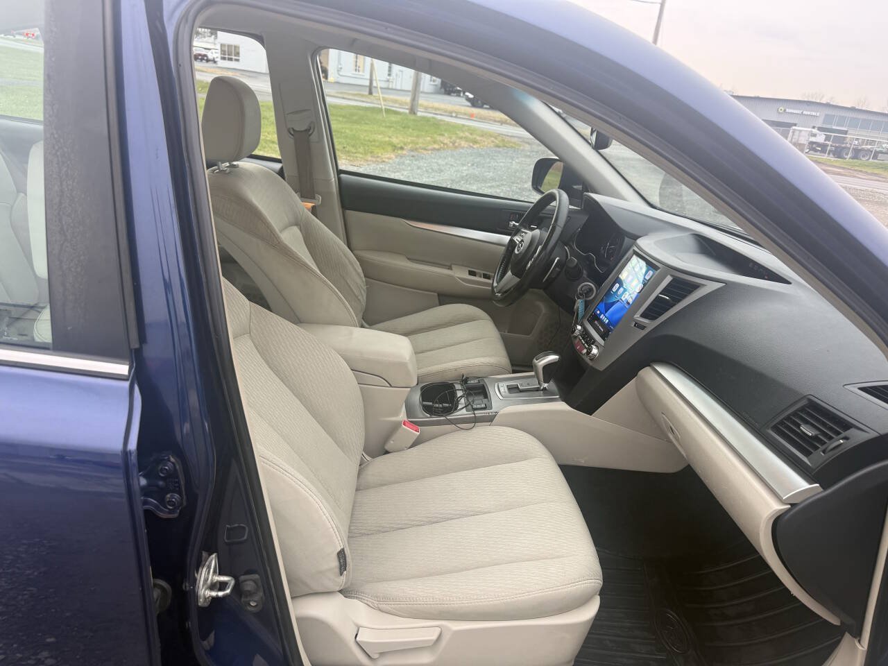 Used 2011 Subaru Legacy 2.5i Premium w/ All-Weather Pkg AWD/4WD image 10