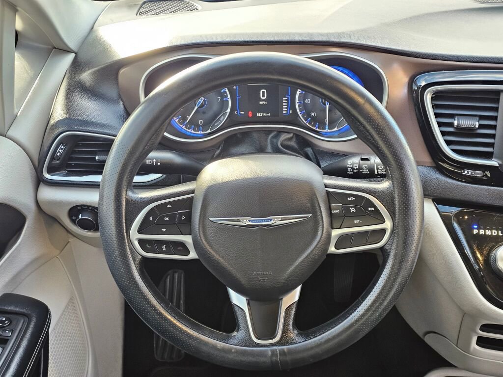 Used 2021 Chrysler Voyager Lxi image 15