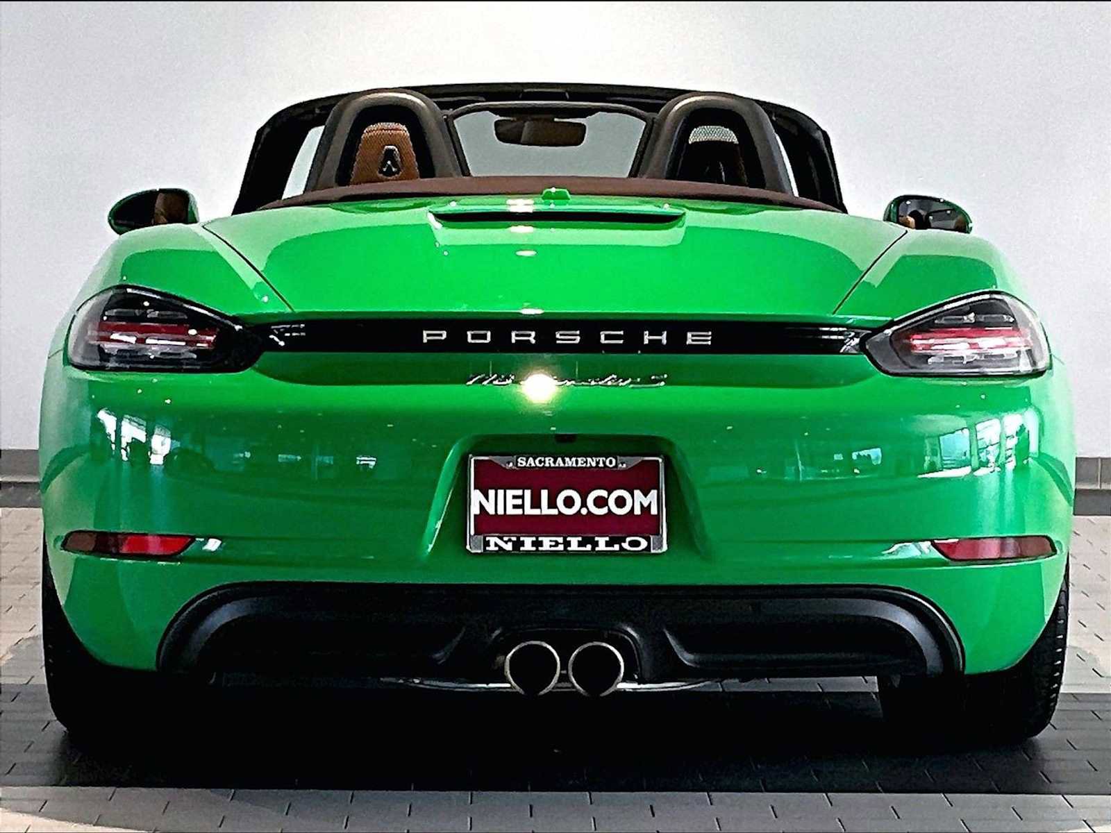 Used 2023 Porsche 718 Boxster S w/ Sport Chrono Package image 9