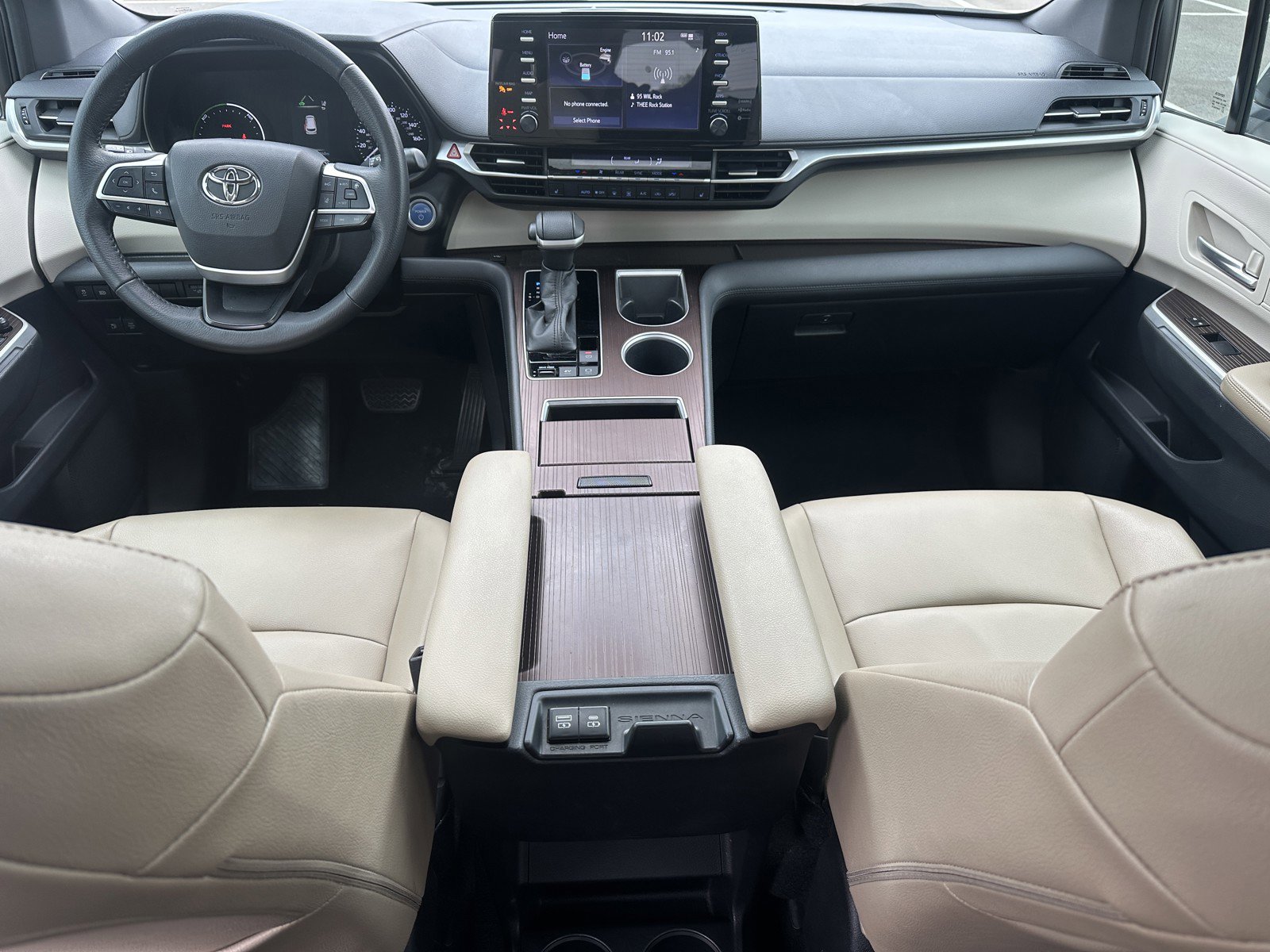Used 2021 Toyota Sienna XLE AWD/4WD image 25