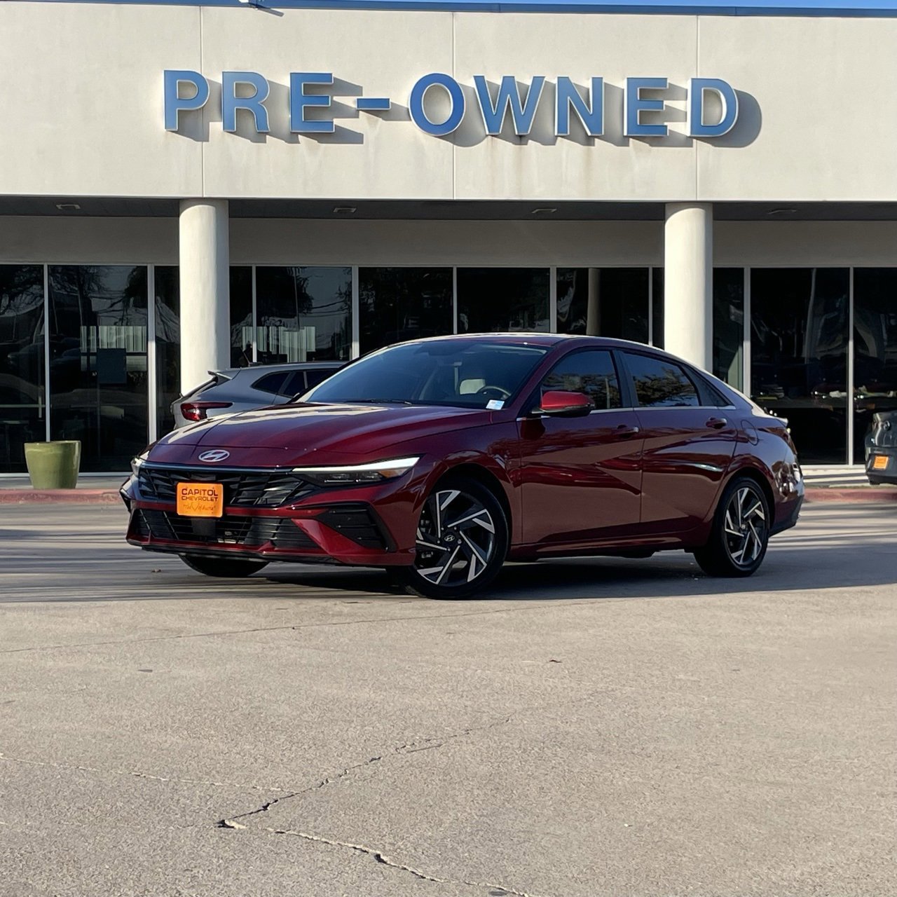 Used 2025 Hyundai Elantra Limited image 2