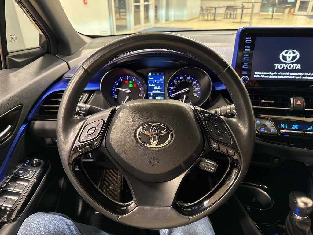 Used 2022 Toyota C-HR XLE image 23