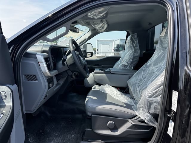 New 2026 Ford F550 4x4 Regular Cab Super Duty image 13