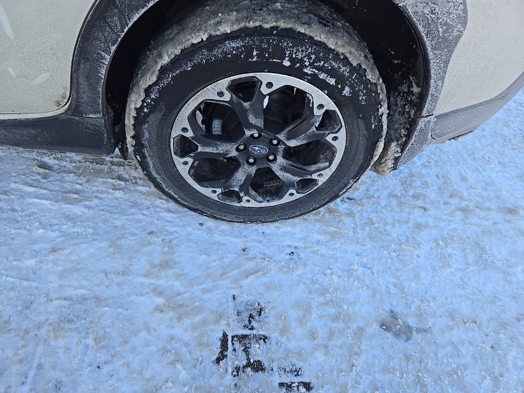 Used 2021 Subaru Crosstrek 2.0i Premium w/ Moonroof Package image 9