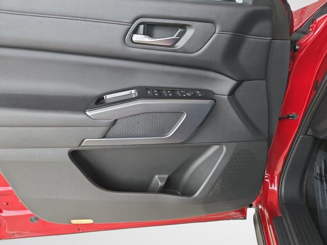 Used 2022 Nissan Pathfinder SL AWD/4WD image 14