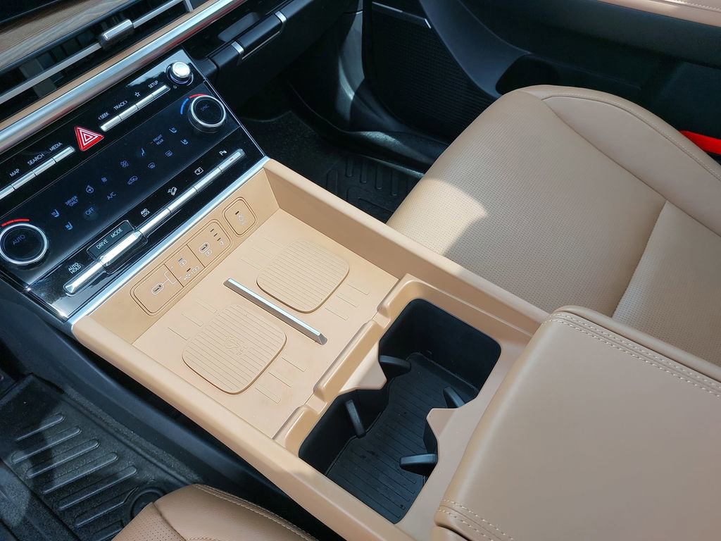 Used 2025 Hyundai Santa Fe Limited AWD/4WD image 26