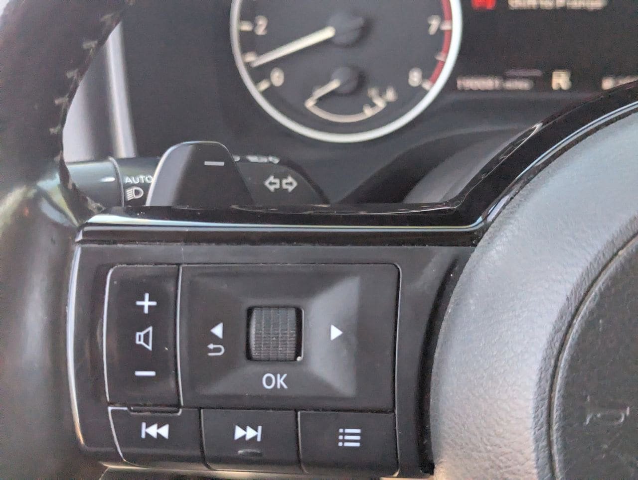 Used 2021 Nissan Rogue SL image 30