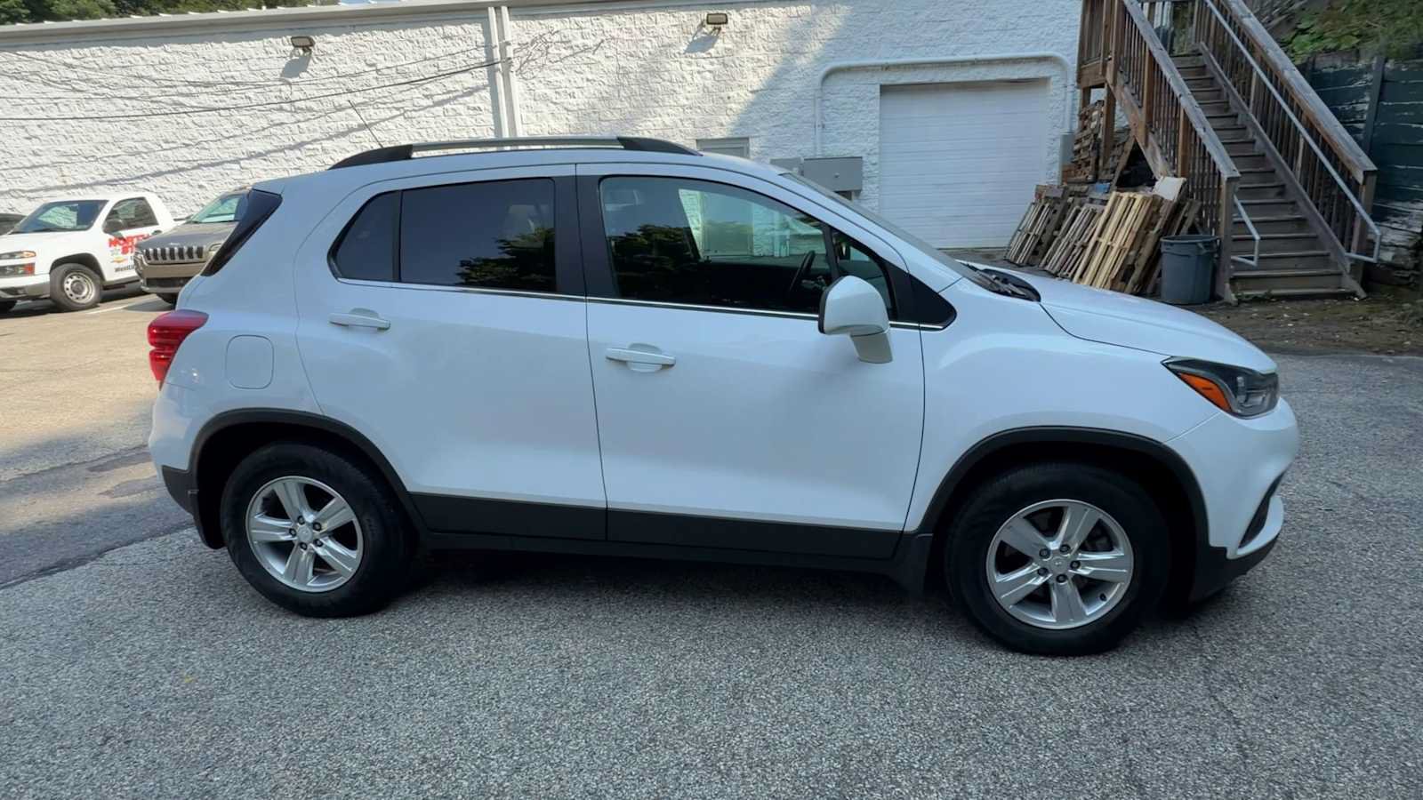 Used 2018 Chevrolet Trax LT w/ LPO, Protection Package FWD image 9