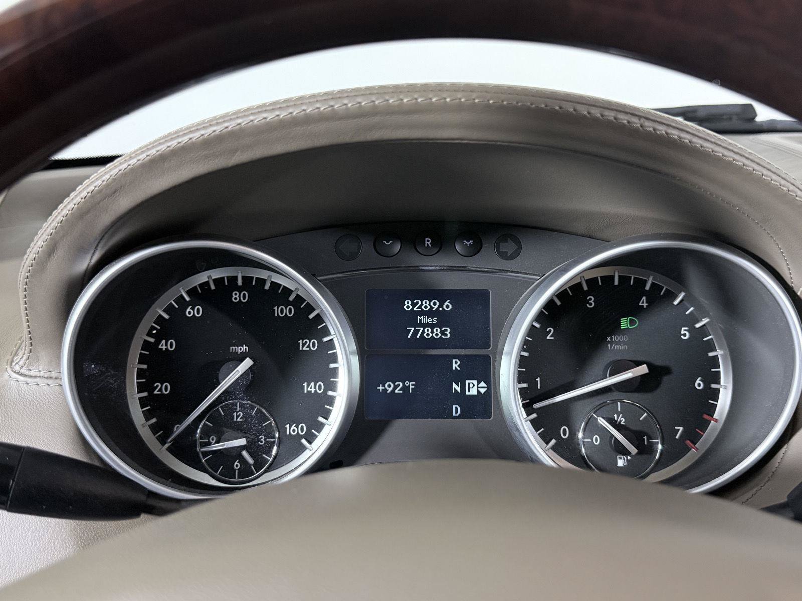 Used 2012 Mercedes-Benz GL 550 4MATIC image 12