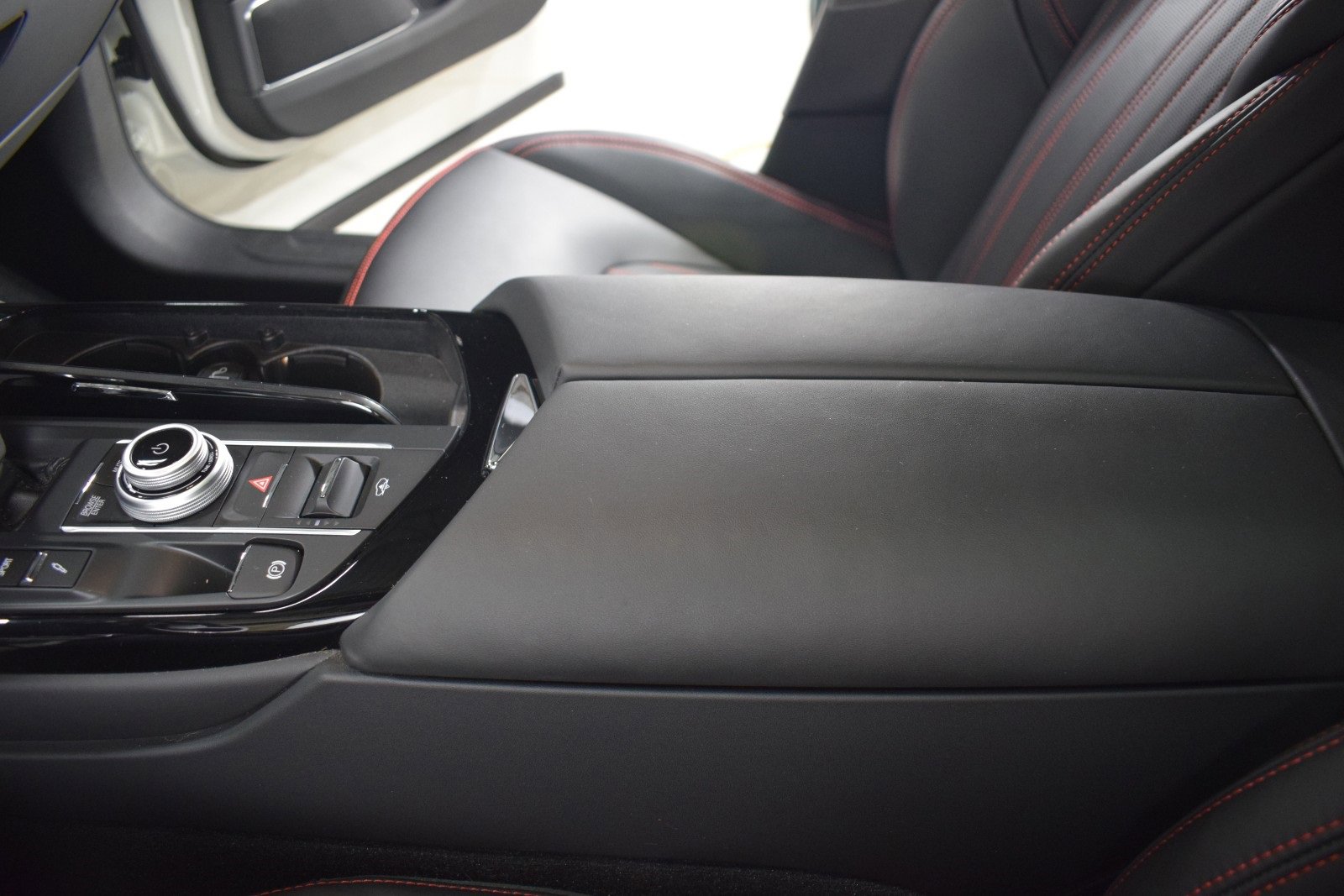 Certified 2022 Maserati Levante GT image 34