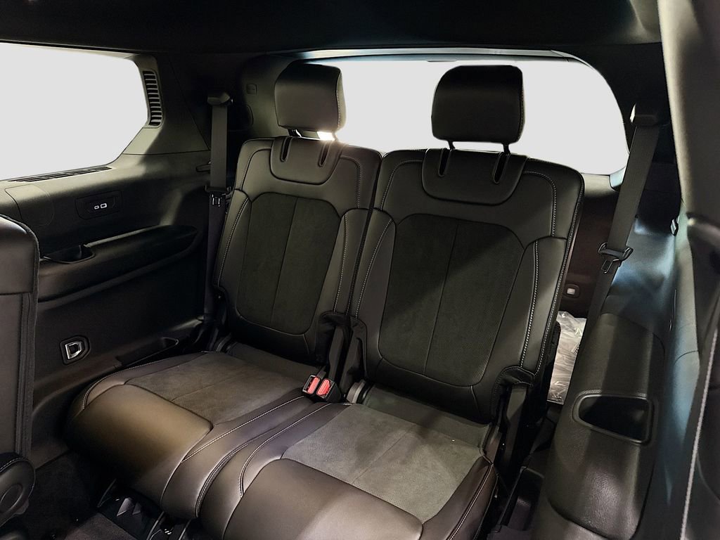 New 2025 Jeep Grand Cherokee L Laredo image 13