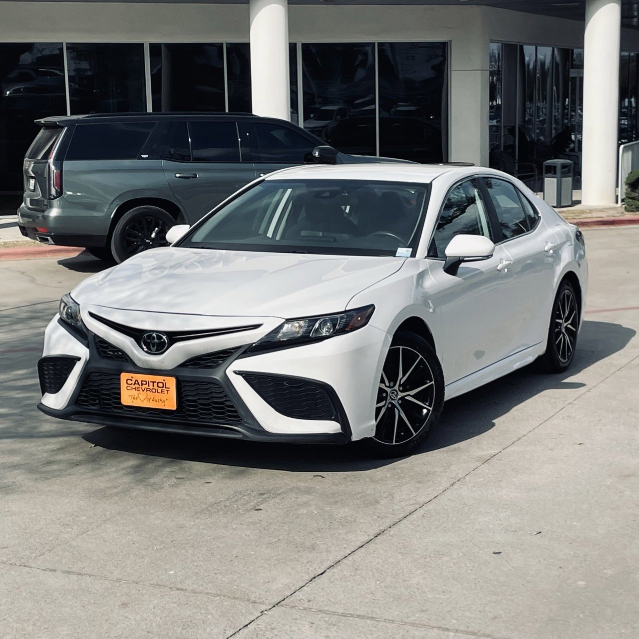 Used 2024 Toyota Camry SE image 9