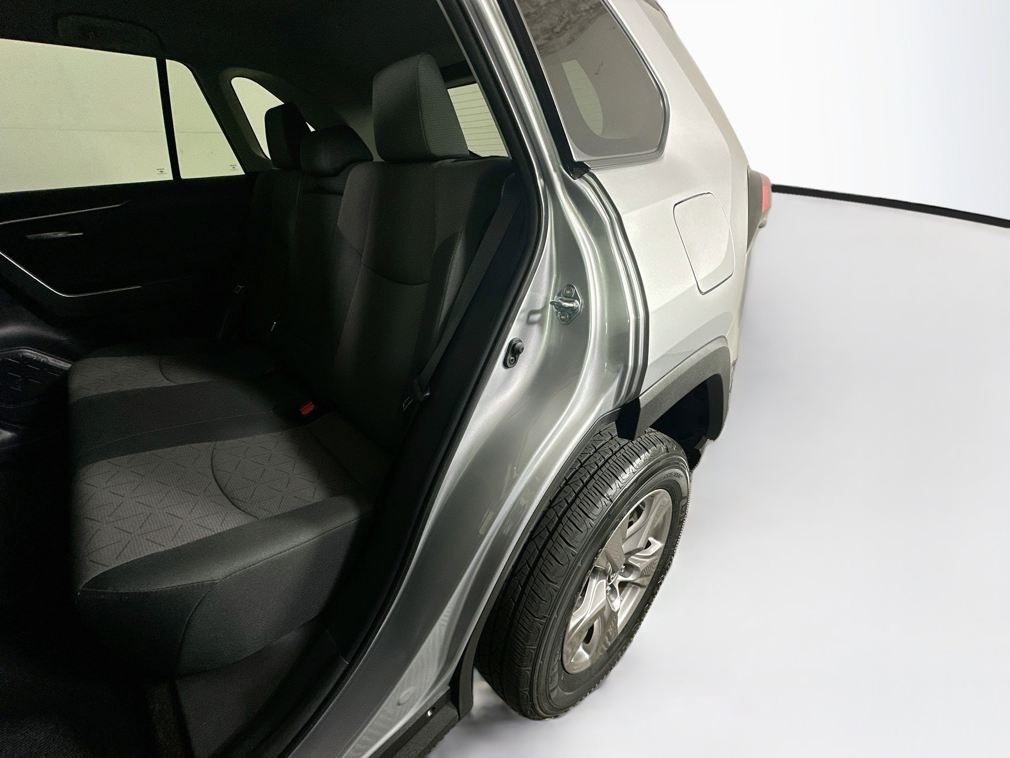 Used 2023 Toyota RAV4 XLE FWD image 26