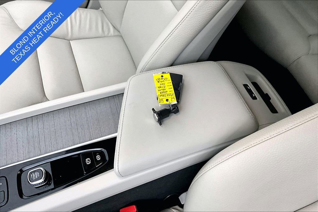 Certified 2023 Volvo XC60 B5 Plus w/ Climate Package image 14